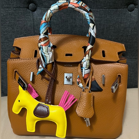 🫶🏻 - Picture 1 of 8